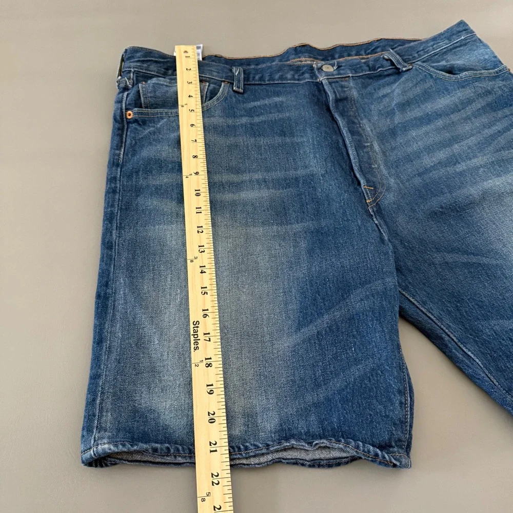 Vintage Levi's 501 Denim‎ Shorts Men's 42 Button Fly Distressed Knee-Length